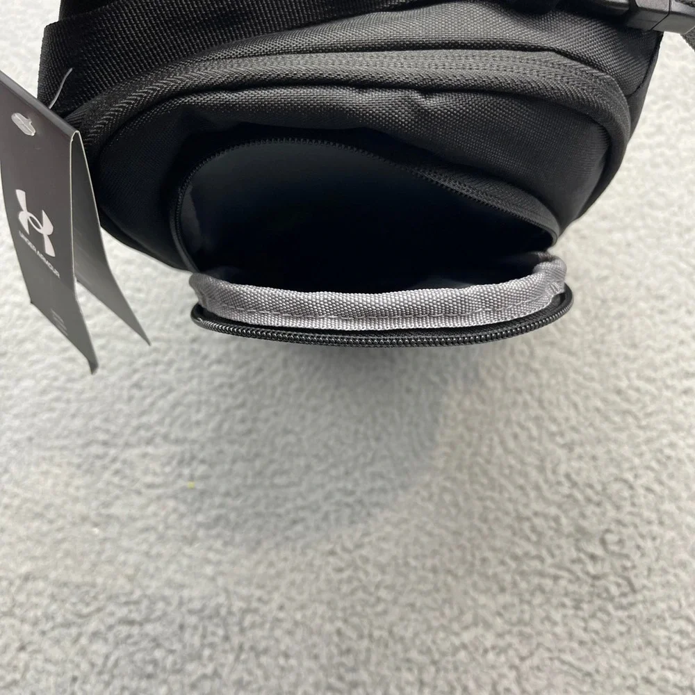 NWT Under Armour UA71270 Insulated Front Pocket Black Lunch Bag 1387676-001